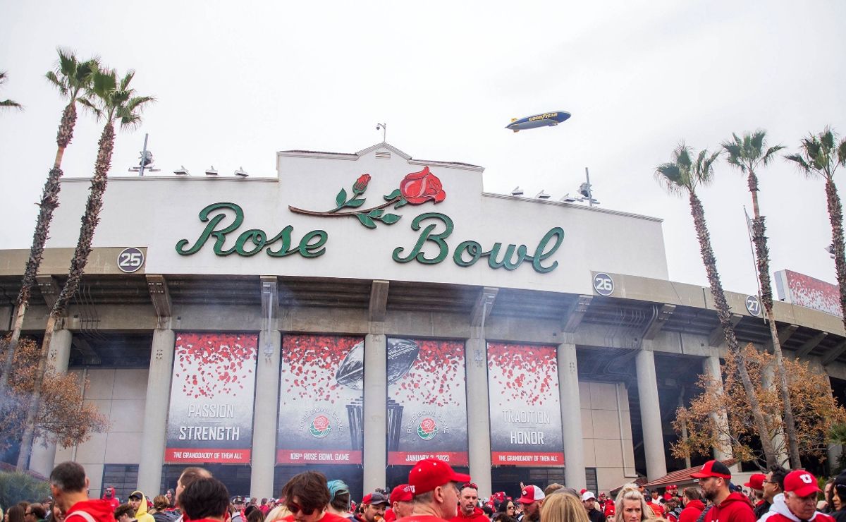 El Trafico at Rose Bowl set to break MLS attendance record