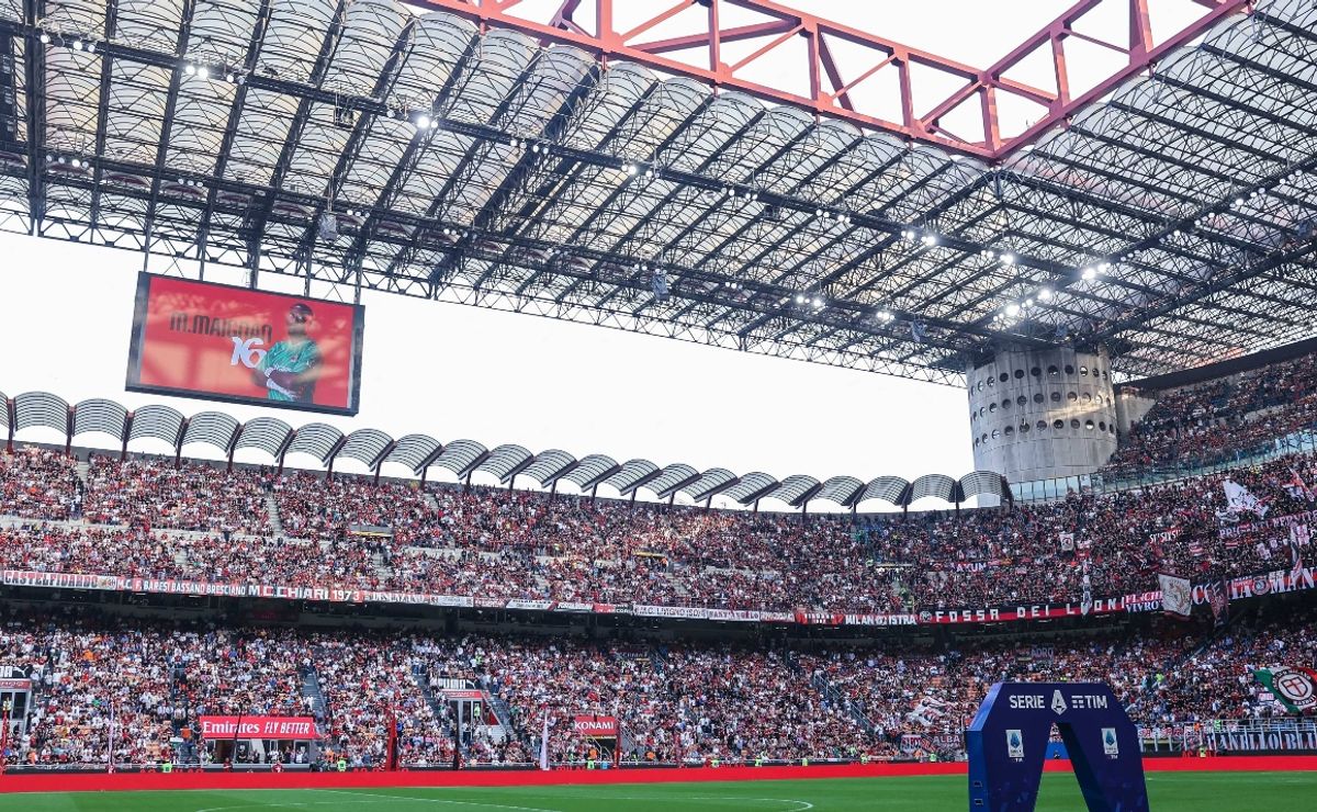 AC Milan and Inter urged to stay at San Siro in last-ditch effort - World  Soccer Talk