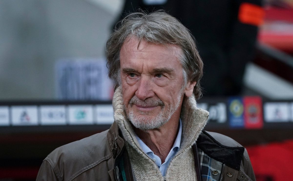 Man United gets approval from the FA to sell minority stake to British  billionaire Jim Ratcliffe