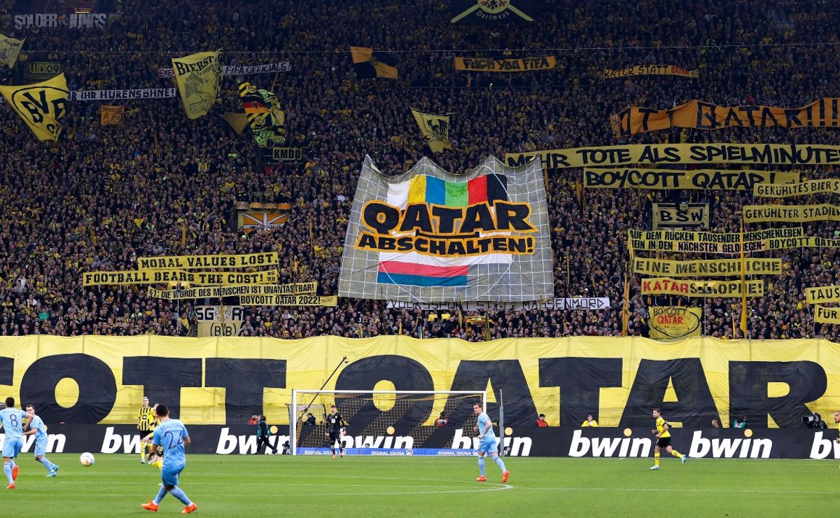 Bundesliga fans display Qatar World Cup protest banners - World Soccer Talk