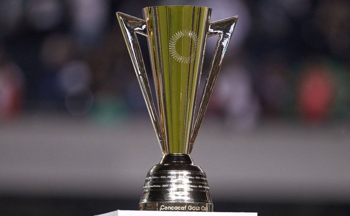 Золотой кубок конкакаф. Лига чемпионов КОНКАКАФ трофей. CONCACAF Nations League Trophy. Кубок КОНКАКАФ трофей.